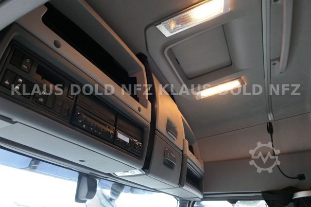 標準トラクターユニット RENAULT T 460 Retarder 2-Tank Kühlbox Euro 6