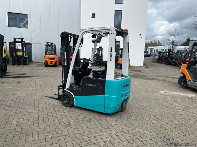 Električni viljuškar na 3 kotača Nissan A1N1E722601