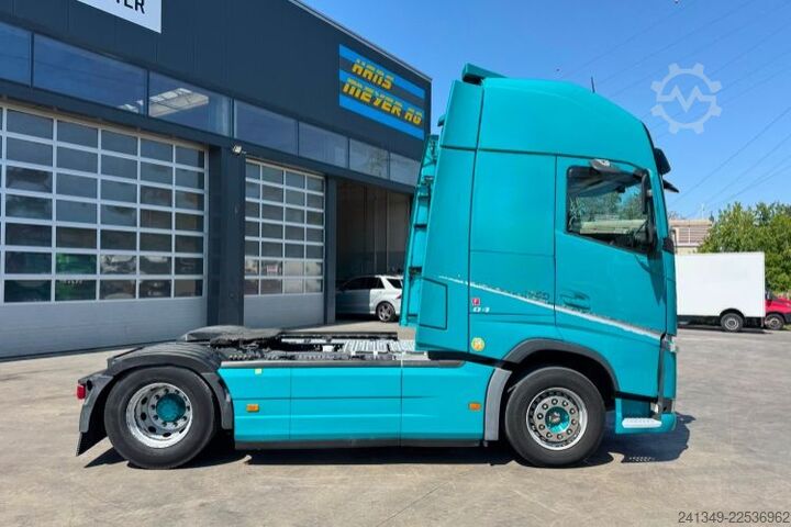 Standardní tahač VOLVO FH-460 XXL 2x Tanks 1200L