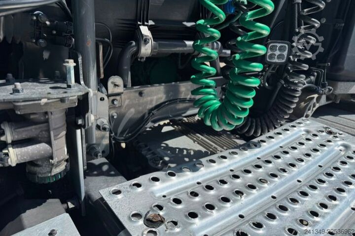 Standardní tahač VOLVO FH-460 XXL 2x Tanks 1200L