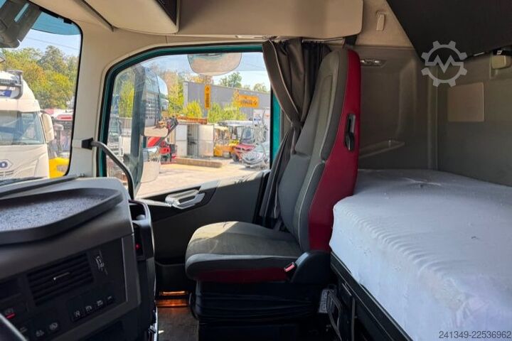 Standardní tahač VOLVO FH-460 XXL 2x Tanks 1200L