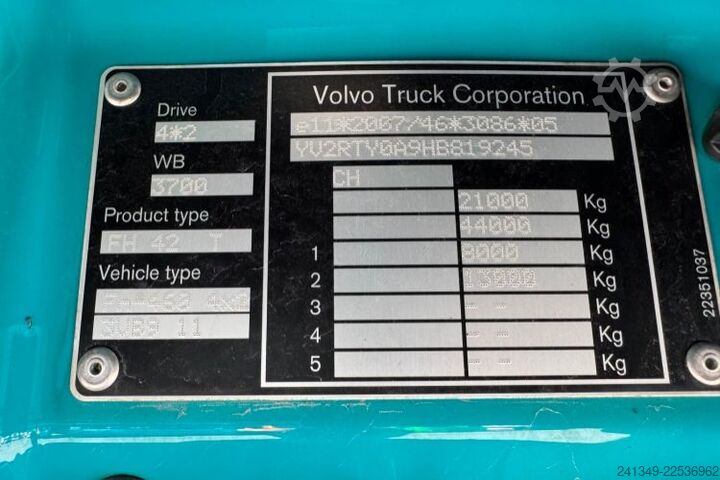 Standardní tahač VOLVO FH-460 XXL 2x Tanks 1200L