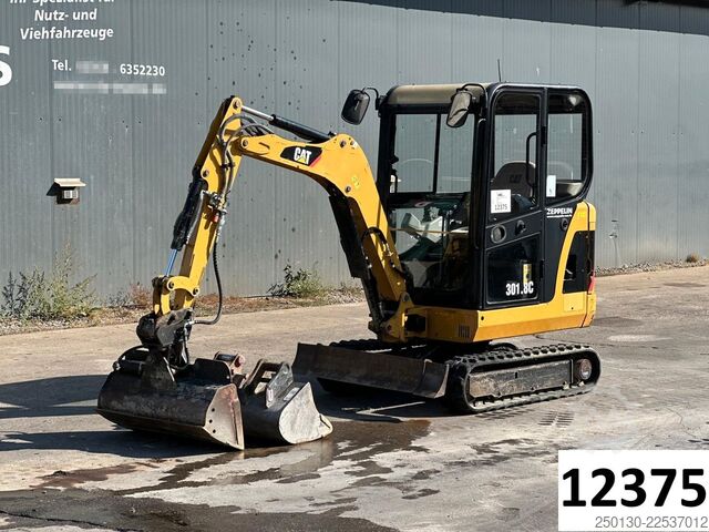 Mini excavator CATERPILLAR 301.8C Gummikette / 2 Löffel / Schwenkschaufel