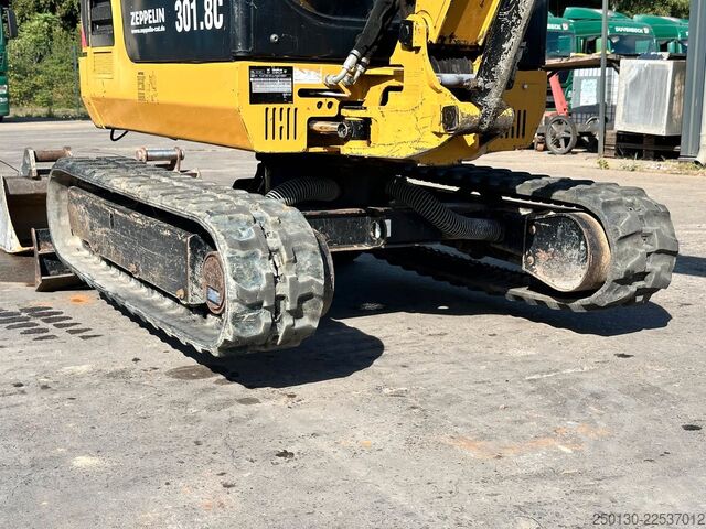 Mini excavator CATERPILLAR 301.8C Gummikette / 2 Löffel / Schwenkschaufel