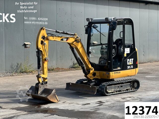 Mini excavator CATERPILLAR 301.7D Gummikette / 2 Löffel / Schwenkschaufel