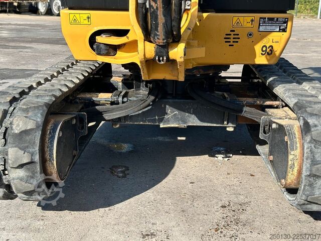 Mini excavator CATERPILLAR 301.7D Gummikette / 2 Löffel / Schwenkschaufel