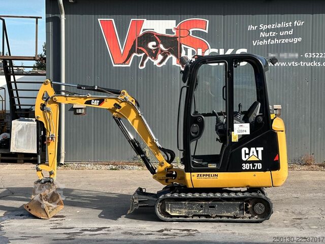 Mini excavator CATERPILLAR 301.7D Gummikette / 2 Löffel / Schwenkschaufel