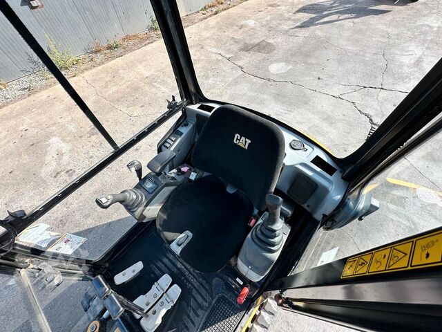 Mini excavator CATERPILLAR 301.7D Gummikette / 2 Löffel / Schwenkschaufel