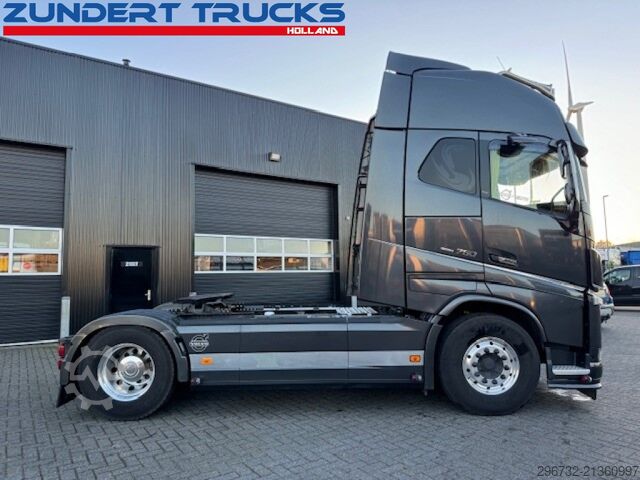 Standard SZM Volvo FH16-750 GLOBETROTTER XL, IPARCOOL , 2 TANKS, 2...