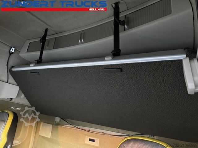 Standard SZM Volvo FH16-750 GLOBETROTTER XL, IPARCOOL , 2 TANKS, 2...