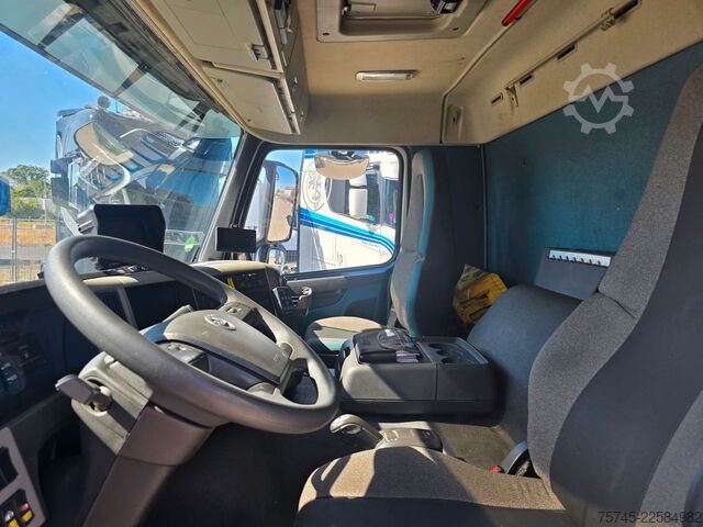Refrigerated truck VOLVO FM 460 * FRIGOBLOCK *VOLLLUFT*LBW 2.5T PALFINGER