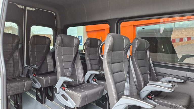 รถมินิบัส MERCEDES-BENZ Sprinter Elektro 9 Sitzer Bürgerbus