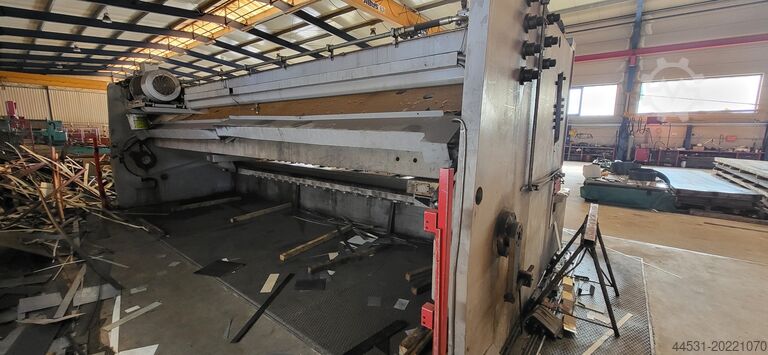 Cisaille guillotine hydraulique Beyeler CP 7150 x 16