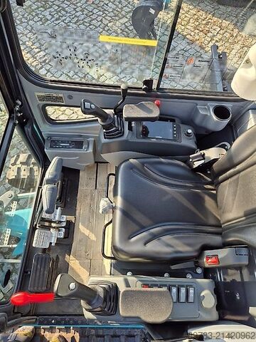 Traktori-kaivinkone Sunward SWE20F - Vorführmaschine