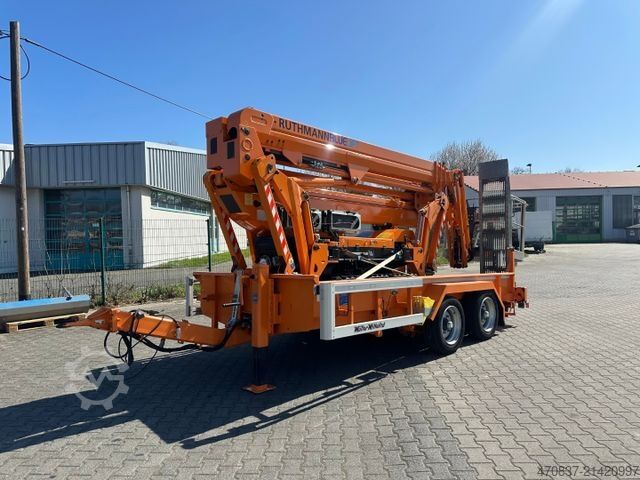 سکو کار نصب‌شده روی کامیون MERCEDES-BENZ Rutmann SA 26 / Raupenbühne / Funk