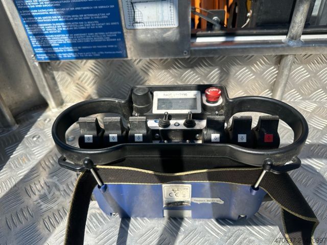 سکو کار نصب‌شده روی کامیون MERCEDES-BENZ Rutmann SA 26 / Raupenbühne / Funk