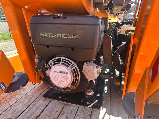 سکو کار نصب‌شده روی کامیون MERCEDES-BENZ Rutmann SA 26 / Raupenbühne / Funk