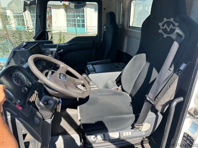 Lastbil med flak MAN TGM 13.250 / 4x4 / Fassi F 95 / Funk / Seilwinde