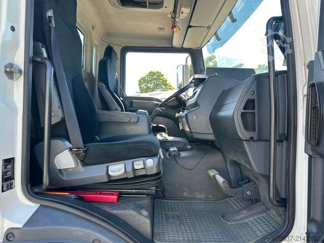 Lastbil med flak MAN TGM 13.250 / 4x4 / Fassi F 95 / Funk / Seilwinde