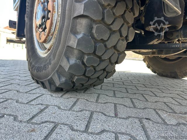 Lastbil med flak MAN TGM 13.250 / 4x4 / Fassi F 95 / Funk / Seilwinde