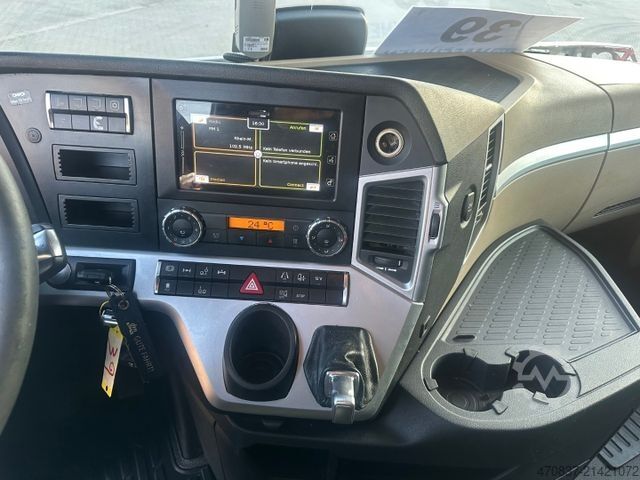 Камион за превоз на добиток MERCEDES-BENZ Actros 2563 / Kaba 3 x Stock 50 m²