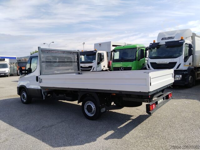 Box van Iveco DAILY 35S16
