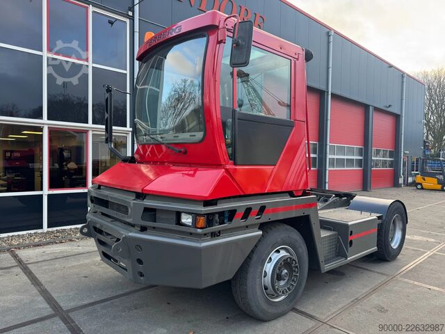Koncový traktor Terberg TT222