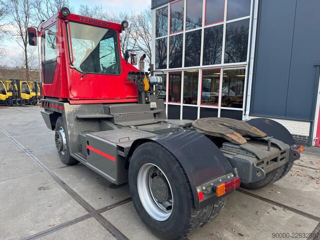 Koncový traktor Terberg TT222