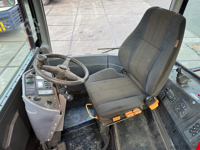 Koncový traktor Terberg TT222