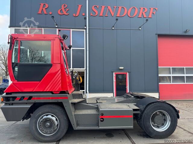 Koncový traktor Terberg TT222