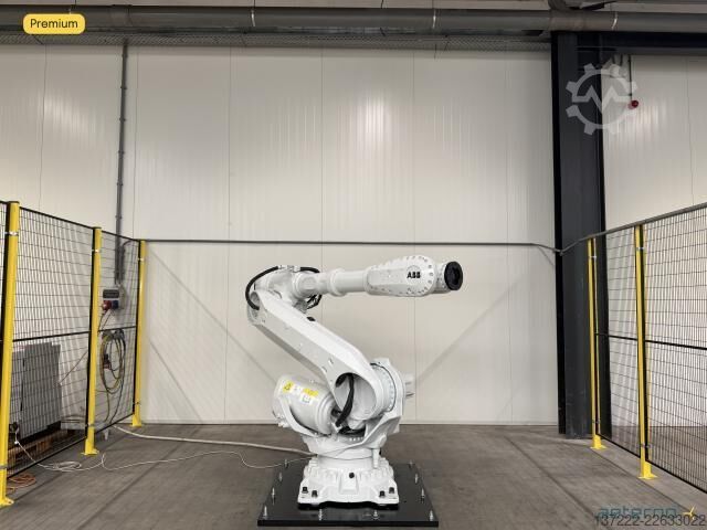 Robot recondiționat cu garanție de 1 an ABB IRB 6700-150/3.20