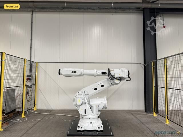 Robot recondiționat cu garanție de 1 an ABB IRB 6700-150/3.20