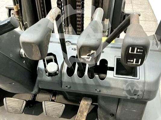 Xe nâng Nissan UGD 02 A 30 PQ