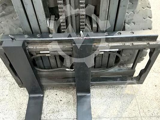 Xe nâng Nissan UGD 02 A 30 PQ