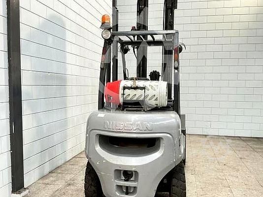Xe nâng Nissan UGD 02 A 30 PQ