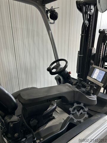 電動フォークリフト フォークポジショナー付き Still RX20-16