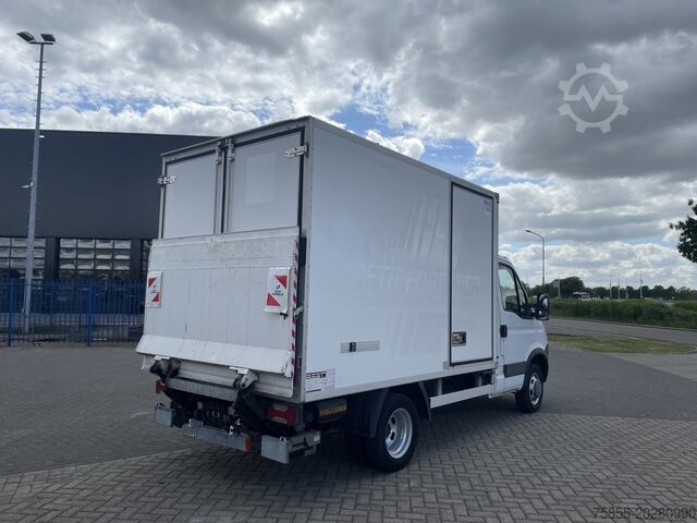 Box body Iveco Daily 35C11 Closed Box / 750 KG Loading Lift / ...