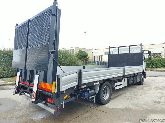 Платформа з апарелями для перевезення транспорту Renault D16-240