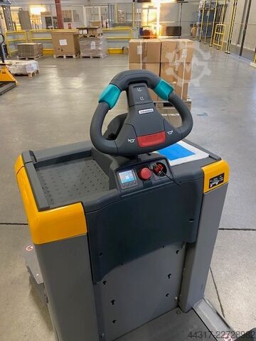 モバイル産業用ロボット AGV AMR FTS Jungheinrich AGV 55 OTC