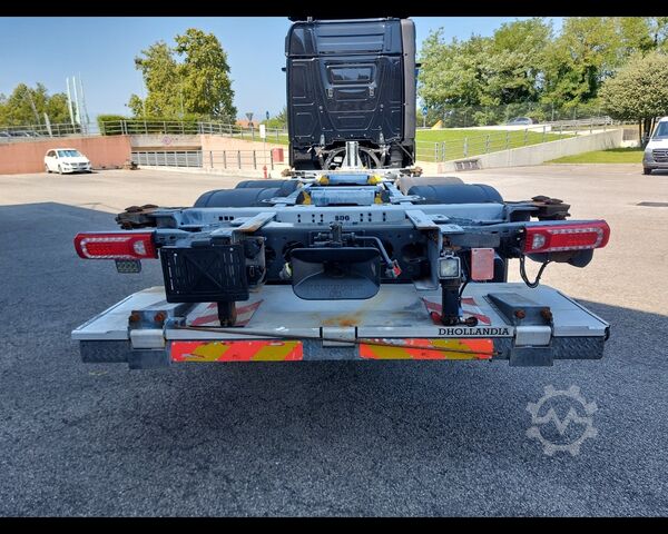Сменный кузов с коробчатой конструкцией MERCEDES-BENZ Actros 5 25 6x2 - Actros 5 2553 L 6x2