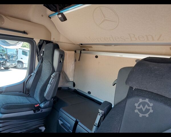 Сменный кузов с коробчатой конструкцией MERCEDES-BENZ Actros 5 25 6x2 - Actros 5 2553 L 6x2