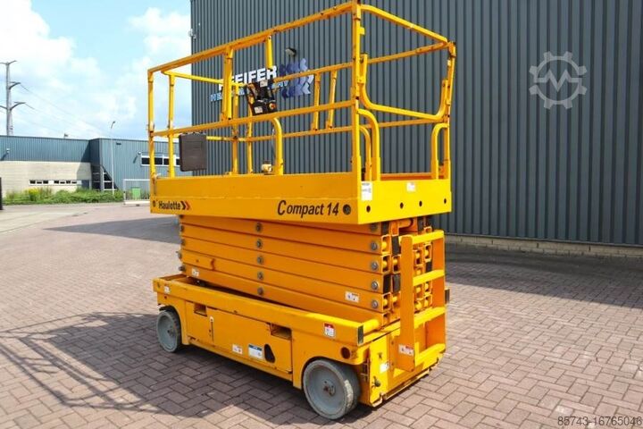 Scherenhebebühne Haulotte Compact 14 Electric, 14m Working Height, 350kg Cap