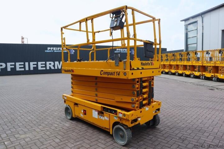 Scherenhebebühne Haulotte Compact 14 Electric, 14m Working Height, 350kg Cap