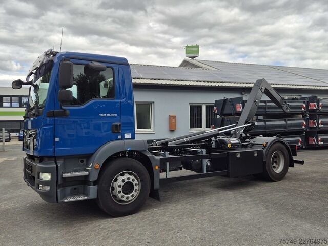 کامیون کمپرسی با جرثقیل قلابی man TGM 18.320 BL 4x2 Abrollkipper 14t Automatik