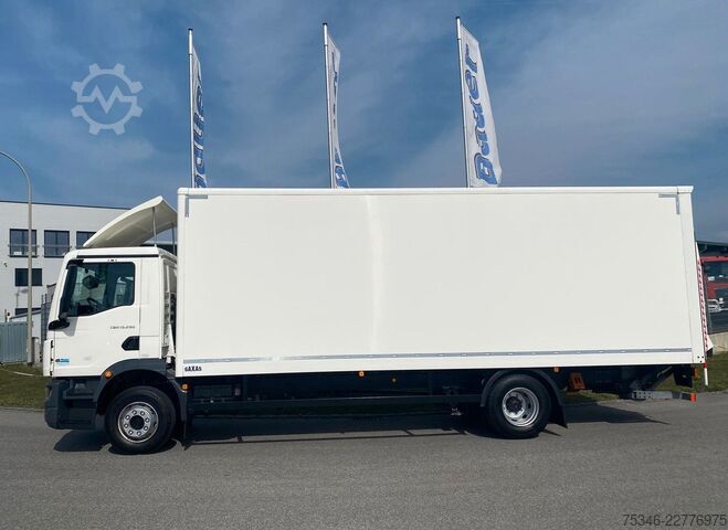 Xe tải thùng kín MAN TGM 15.290 BL/Koffer/3Sitzer/NL8,0 To/LBW/17 tkm