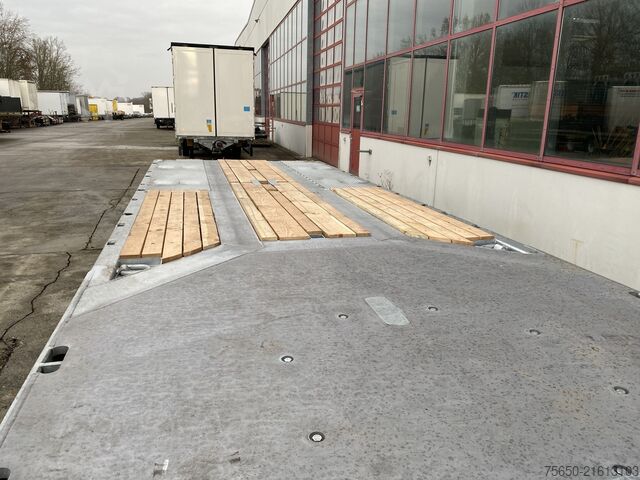 Low loader trailer Möslein T 3-P9,2 OR  3 Achs Tieflader gerader Ladefläche 9 m, Neufahrzeug