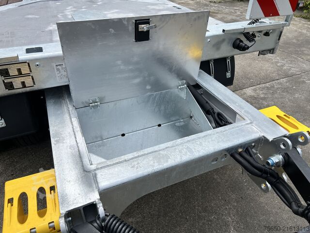 Low loader trailer Möslein T 3-8,20 P VB H1  3 Achs Tieflader mit gerader Ladefläche 8,20 m, Neufahrzeug