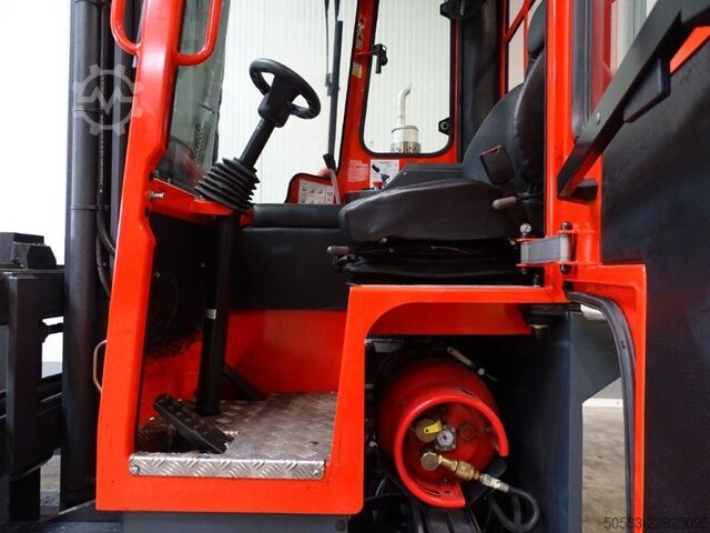 Četru virzienu sānu iekrāvējs Combilift C4800 - TRIPLEX