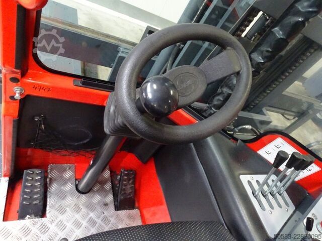 Četru virzienu sānu iekrāvējs Combilift C4800 - TRIPLEX