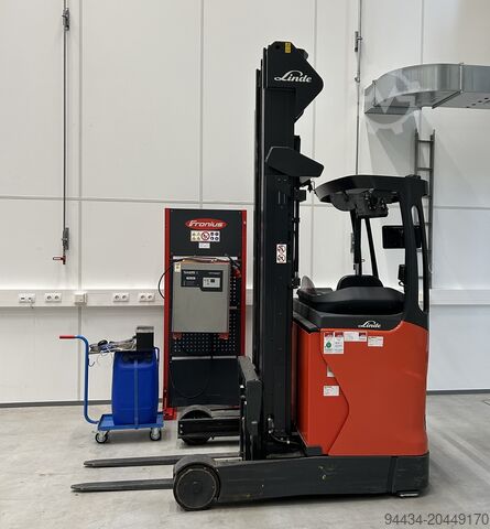 Schubmaststapler Linde R14-01